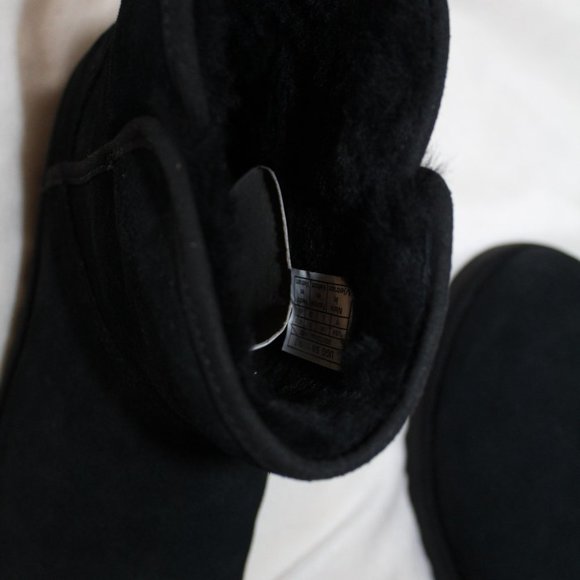 NIB UGG WOMEN'S KRISTIN SUEDE AND SHEARLING SLIM STYLE MINI BOOTS BLACK - Picture 10 of 10